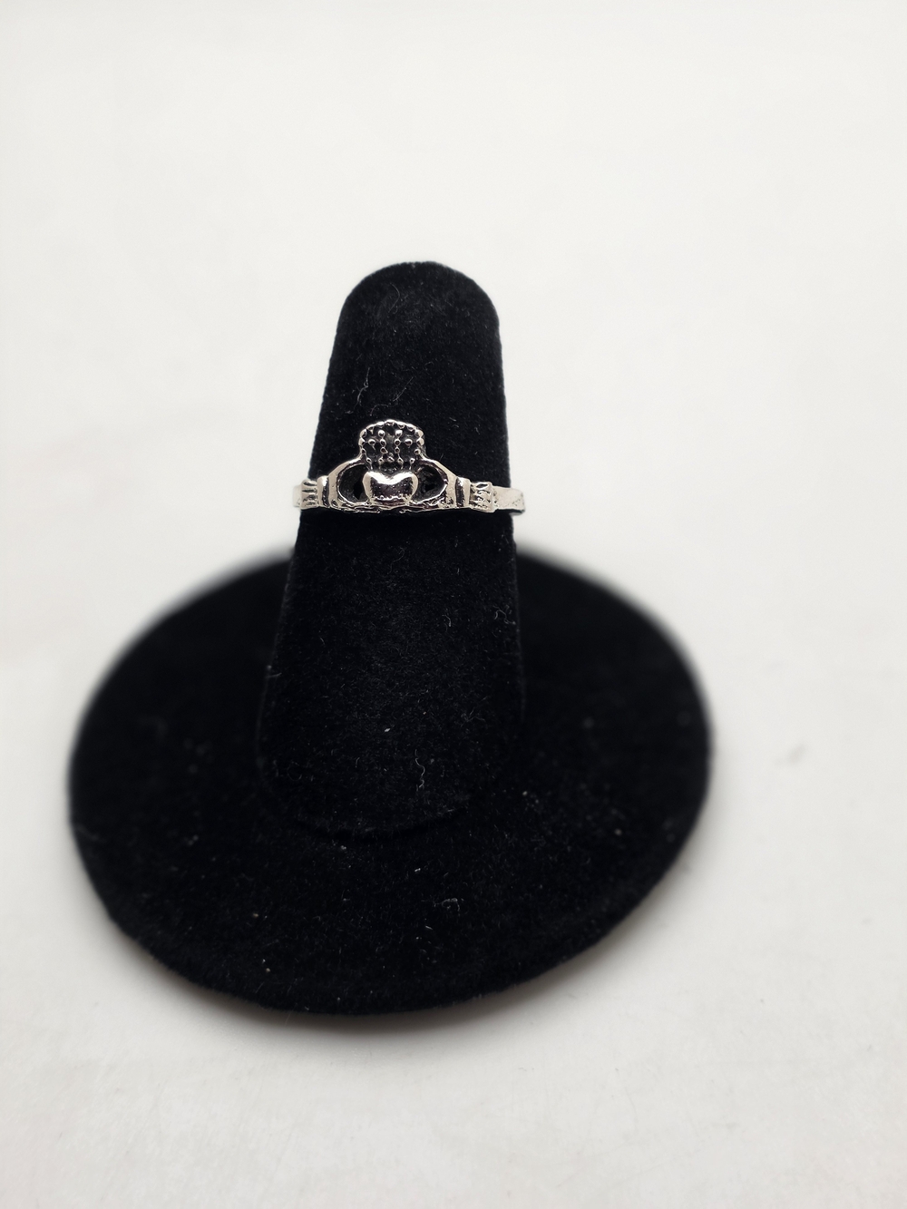 Claddagh Ring in Silver Tone